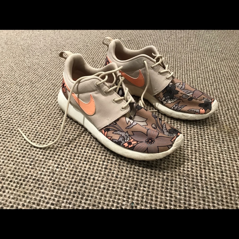 Nike Roches size 7.5
